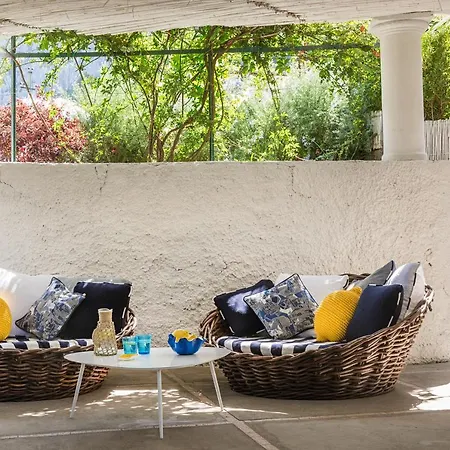 Garden Capri